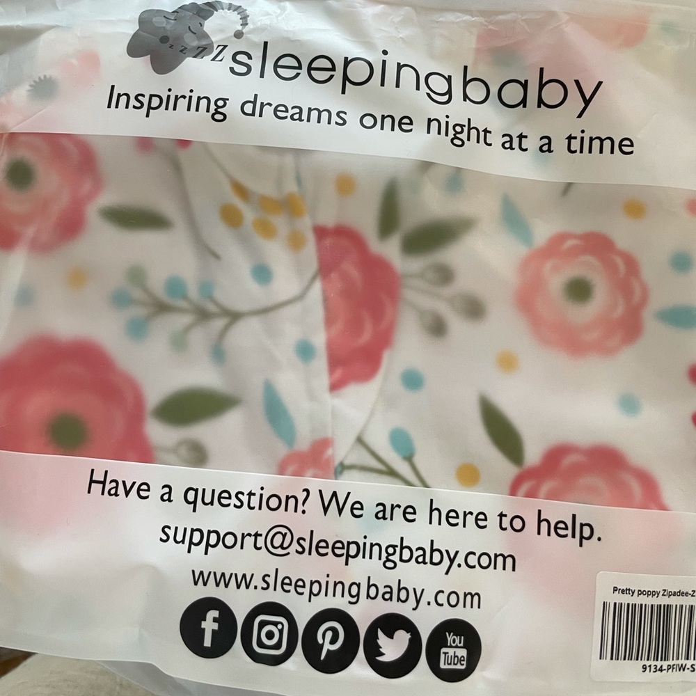 NEW IN PACKAGE ZIPPADEE ZIP PRETTY POPPY ZIP SWADDLE SMALL SLEEPING BABY